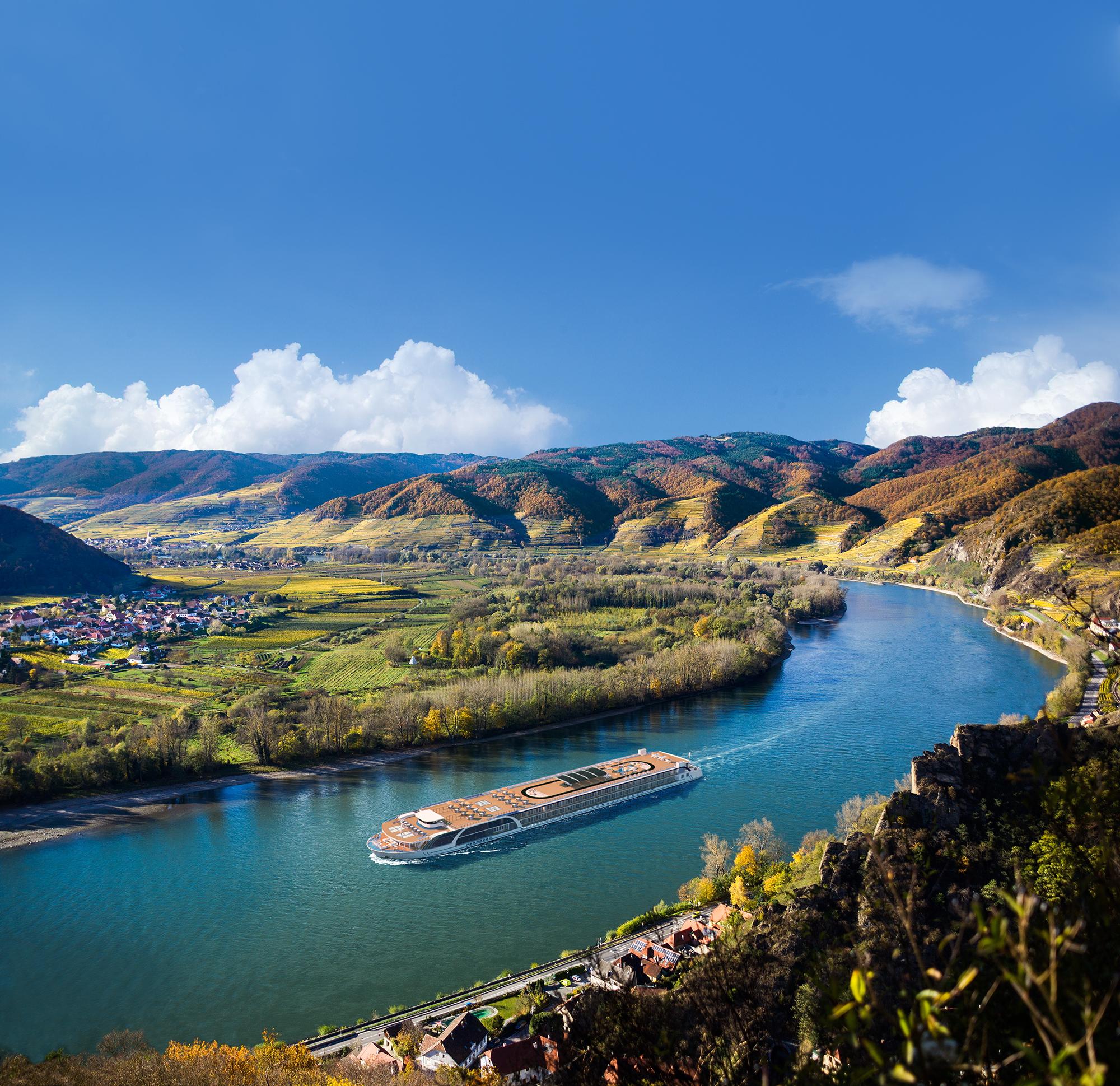 10 Reasons why Ocean Cruisers will love River Cruising - background banner