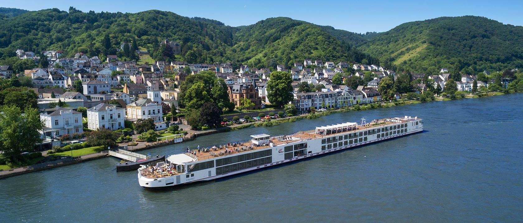 River Cruises - background banner